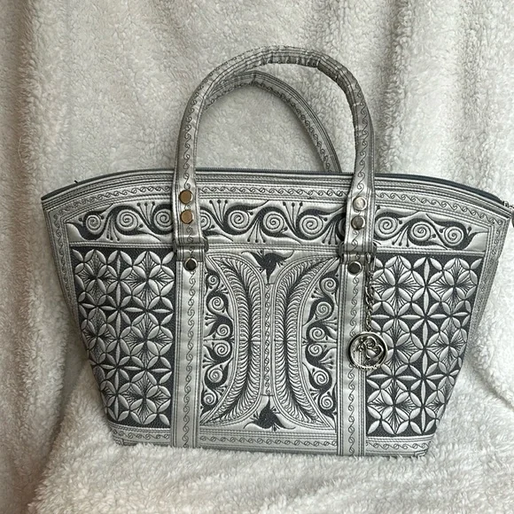 Banda Bags Kali Tote - Large Silver - Picture 2 of 16